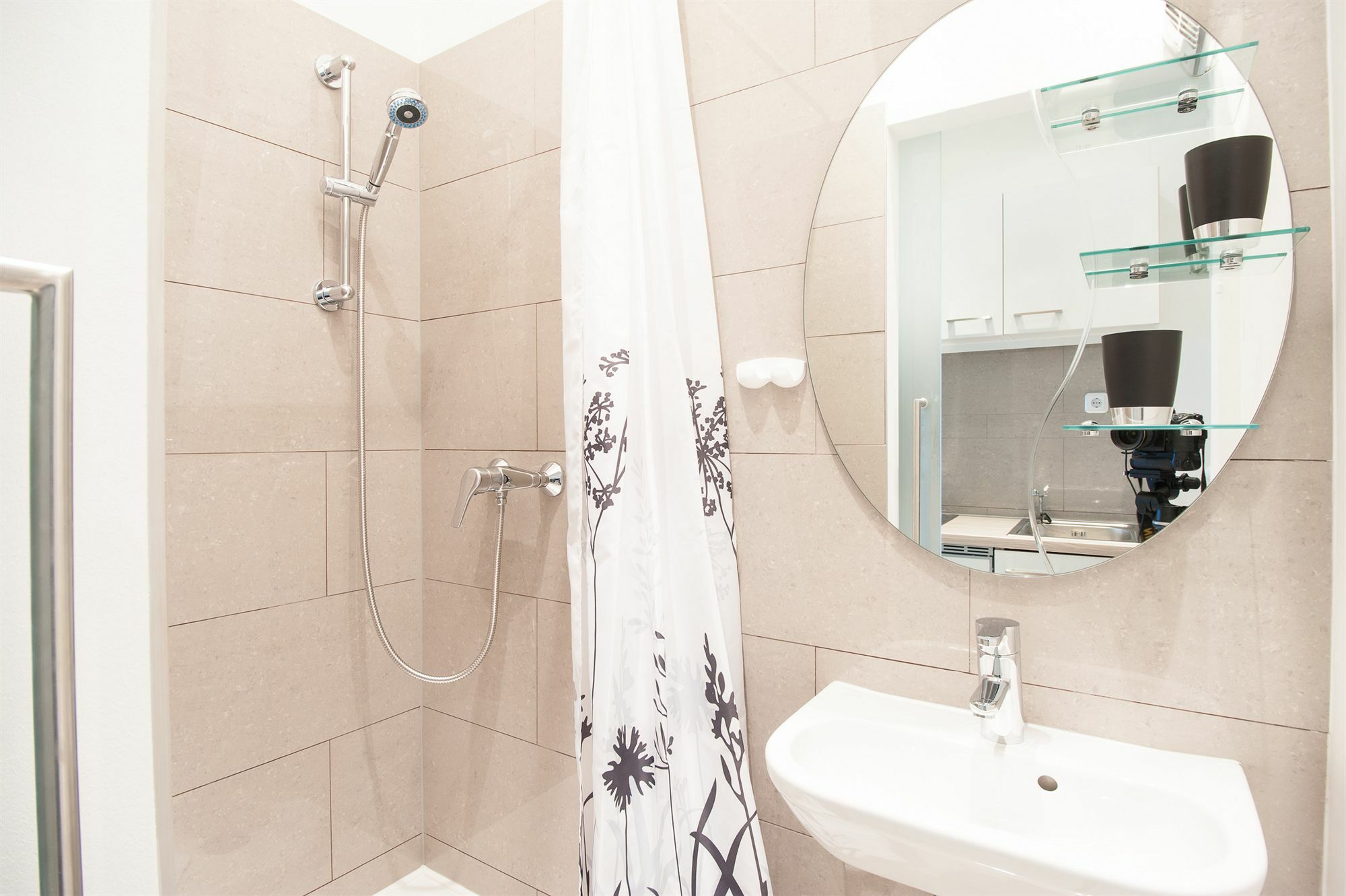 Royal Resort Apartments Westbahnhof ウィーン エクステリア 写真